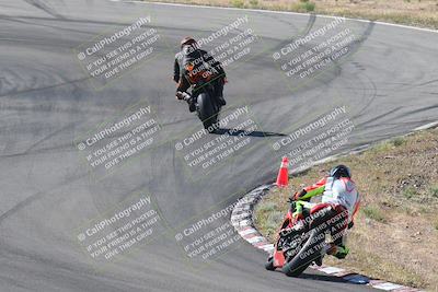 media/Apr-20-2025-AHRMA (Sun) [[393a79c373]]/Race/Group 11 early race/Turn 4b/